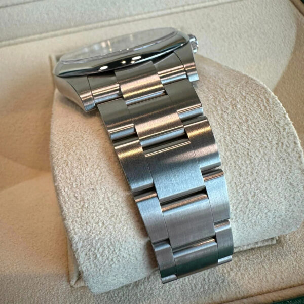 Rolex Oyster Perpetual 41, Oystersteel, 41mm, Turquoise Celebration Motif Dial, Ref# 124300-0008 Watch - Replica - Image 4