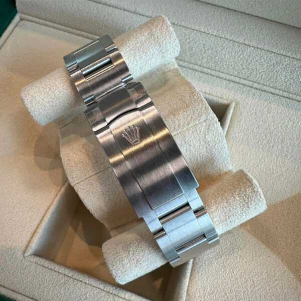 Rolex Oyster Perpetual 41, Oystersteel, 41mm, Turquoise Celebration Motif Dial, Ref# 124300-0008 Watch - Replica - Image 5