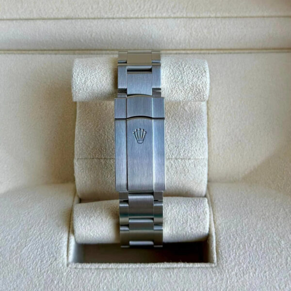 Rolex Oyster Perpetual 41, Oystersteel, 41mm, Turquoise Celebration Motif Dial, Ref# 124300-0008 Watch - Replica - Image 6