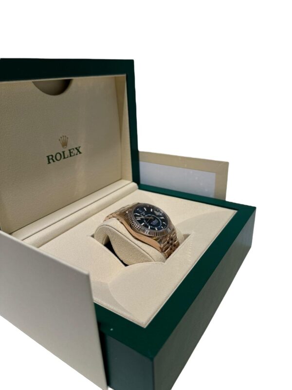 Rolex Sky Dweller 42mm 336935 Rose Gold Blue Green Dial Jubilee Bracelet - Replica - Image 5