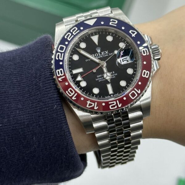 Gmt Master Ll Pepsi Bezel Jubilee Bracelet Men's Watch M126710blro-0001 - Replica - Image 4