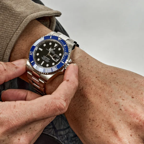 Rolex Submariner "Smurf" Black Dial, Blue bezel Automatic Chronometer Men’s Watch 126619LBBKSO - Replica - Image 5
